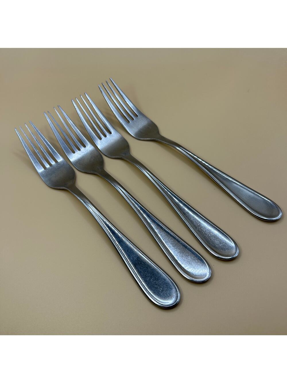 4 Fork Forks Cambridge Lindsay 8 1/8 in Satin, Bevel Edge Front